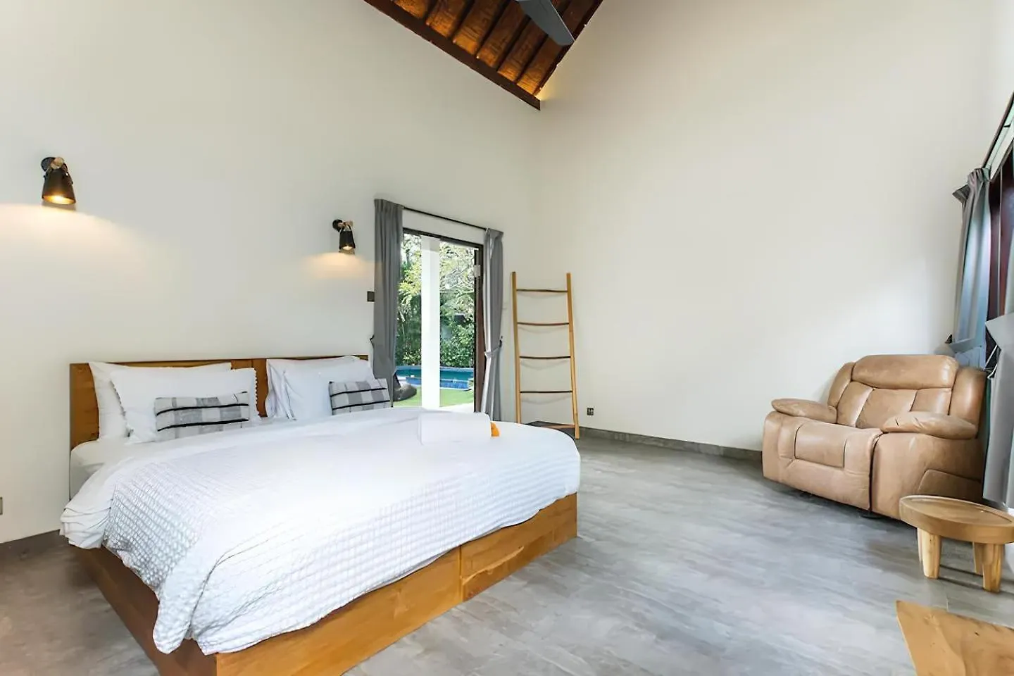 Villa Grandlux Bali 2 Bed Villa Pool Big Garden Seminyak  0*, Seminyak (Bali)